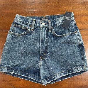 Abercrombie & Fitch Acid Wash Jean Shorts NWT 3 inch inseam size 26/2